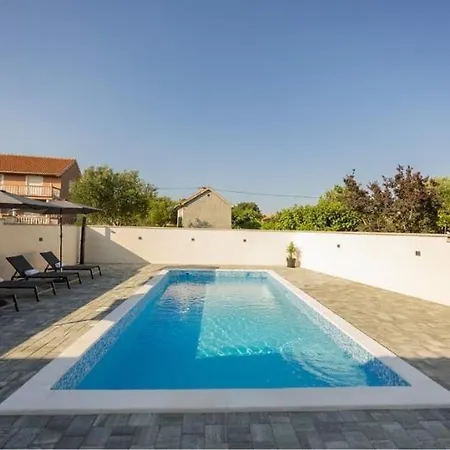 Vila House Lipa With Private Pool Skabrnje