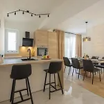 House Lipa With Private Pool Villa *