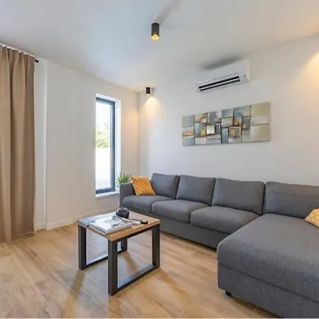 House Lipa With Private Pool Villa Skabrnje