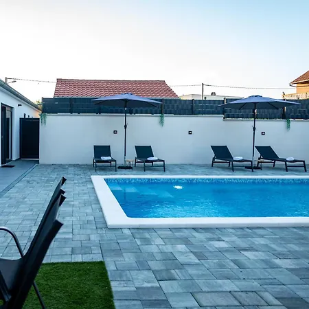 House Lipa With Private Pool *