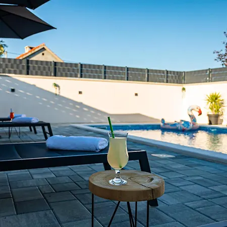 House Lipa With Private Pool Skabrnje