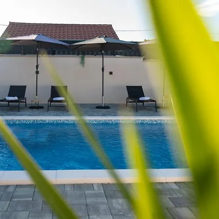 Villa House Lipa With Private Pool *