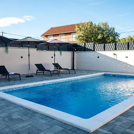 House Lipa With Private Pool Villa Skabrnje