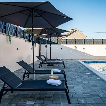 House Lipa With Private Pool Skabrnje