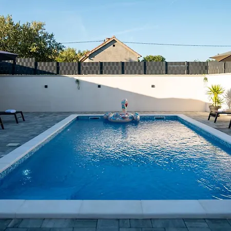 House Lipa With Private Pool *