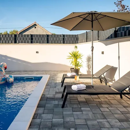 House Lipa With Private Pool * Skabrnje