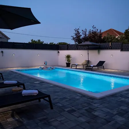 Villa House Lipa With Private Pool