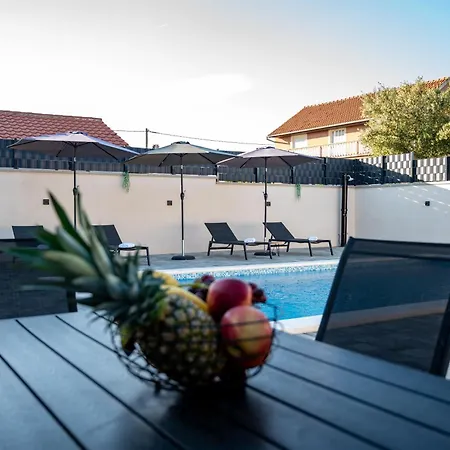 House Lipa With Private Pool Skabrnje