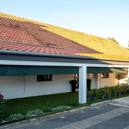 House Lipa With Private Pool *